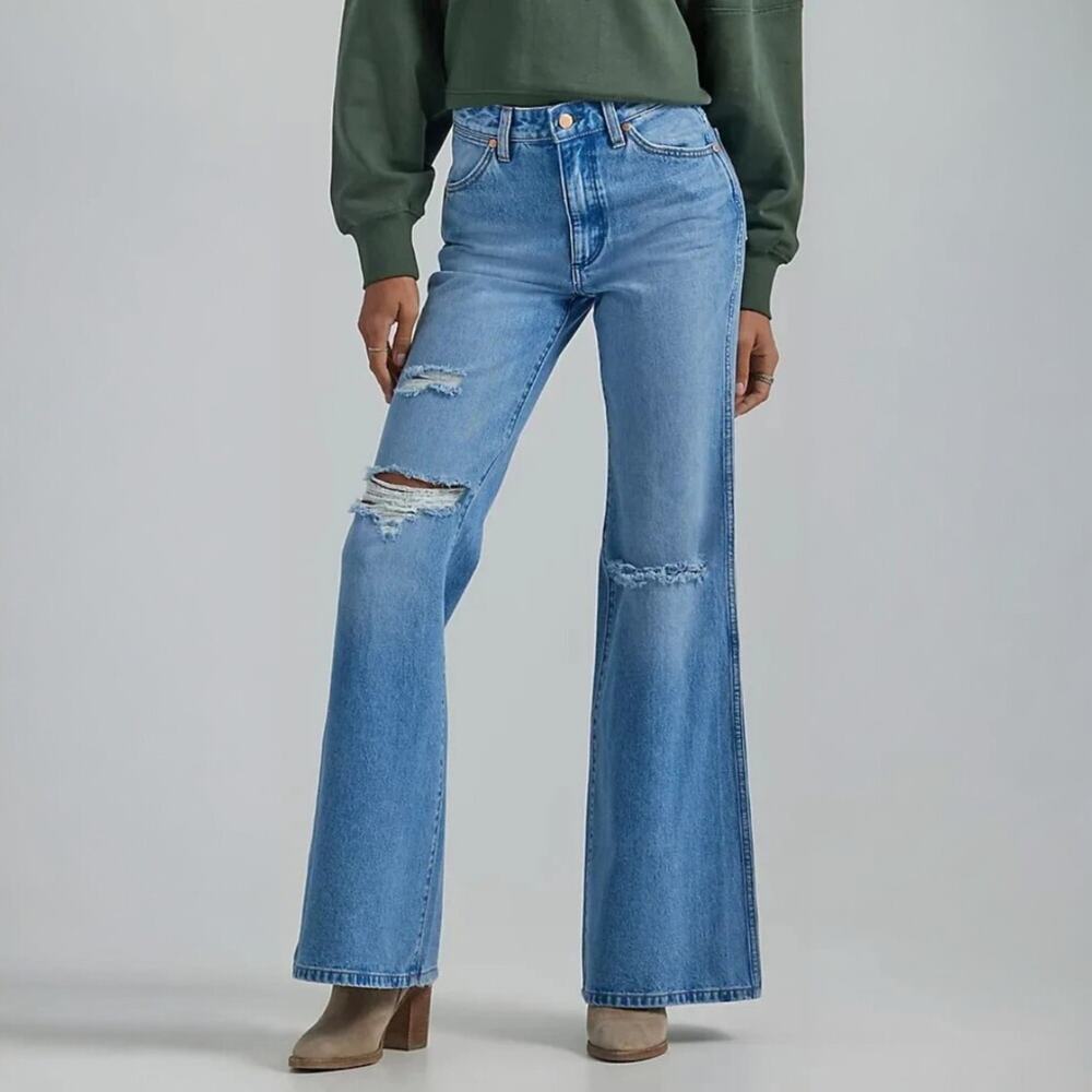Wrangler Women's Wanderer 622 High Rise Flare Distressed Jeans Size 32 NWT